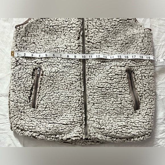 Thread + Supply Women’s Sherpa Fleece Vest Size Medium - Picture 3 of 13